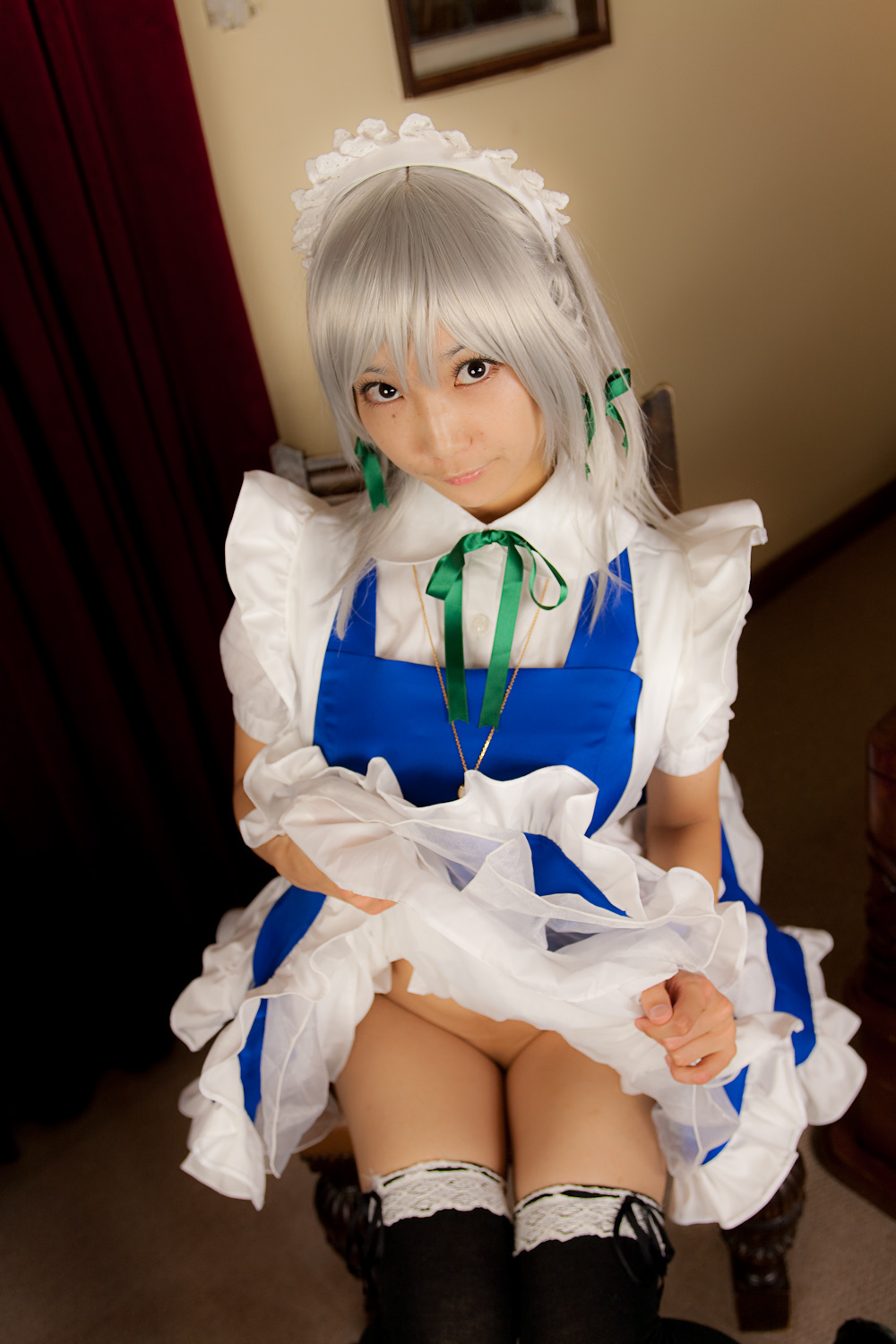 cosplay美女套图 c77 Sakuya Izayoi　白丝假发扮相(1)